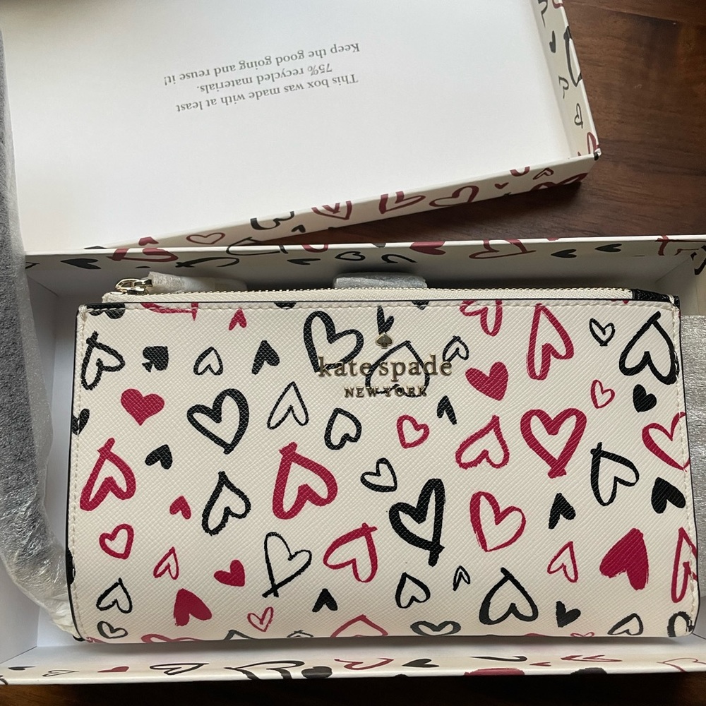 Brand new Kate Spade Box Phone Wristlet